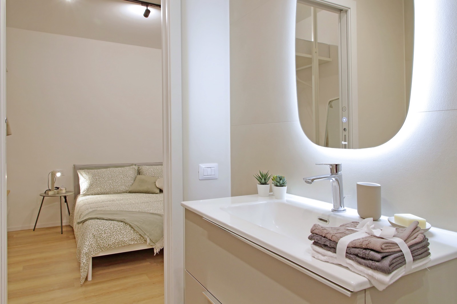 Bagno e camera loft ricettivo Roma dopo ristrutturazione
